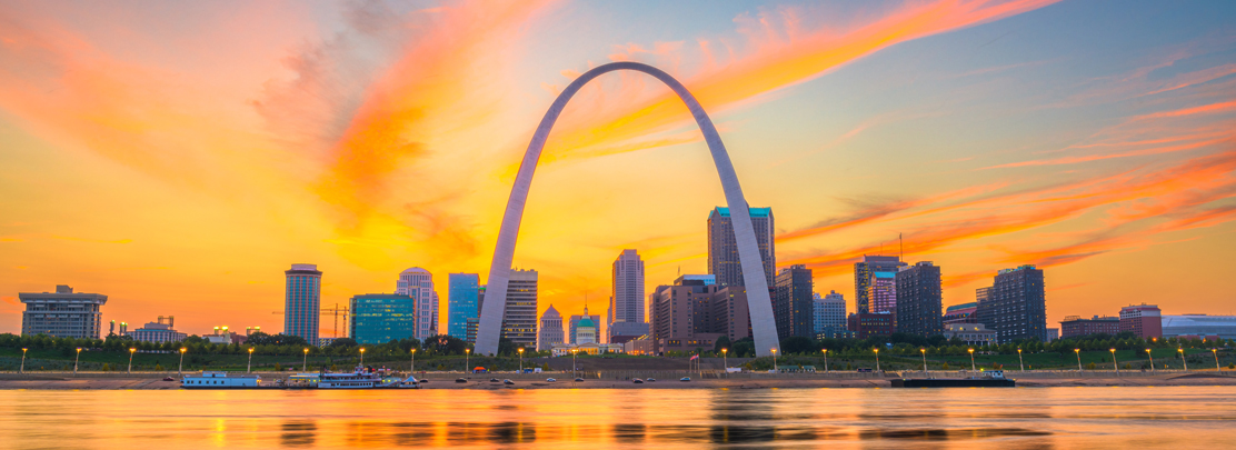 downtown st louis skyline at dusk