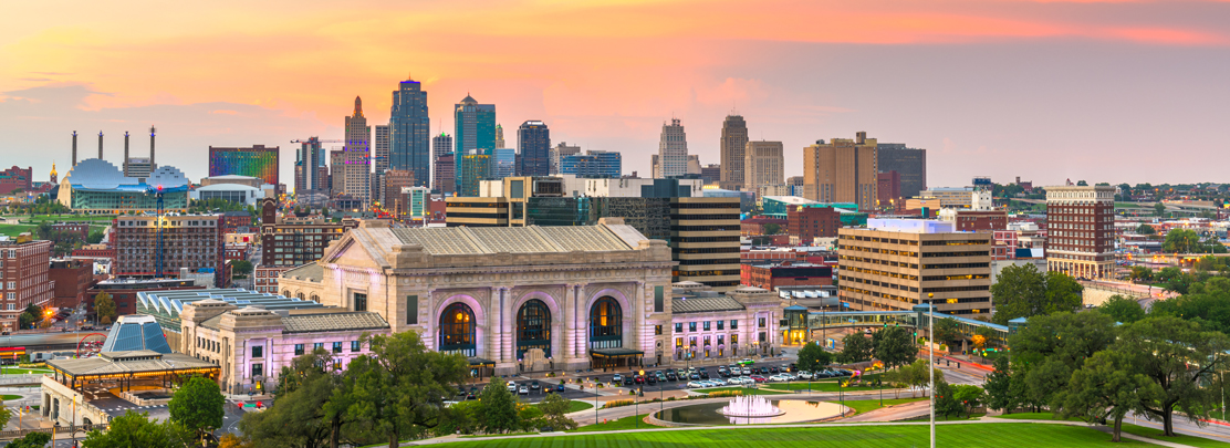 downtown kansas city skyline at dusk